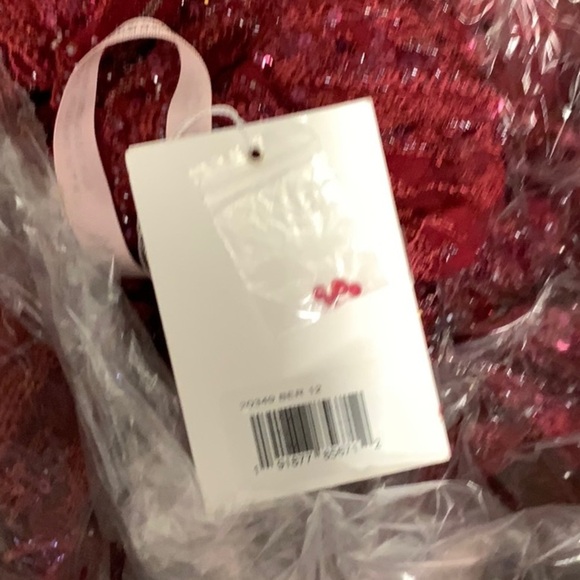 Mac Duggal 20349 NWT Red Embellished Puff Sleeve V Neck Gown - Picture 9 of 14